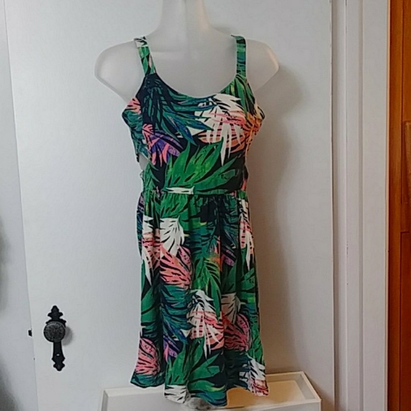 Forever 21 Dresses & Skirts - Cut Out Skater Dress